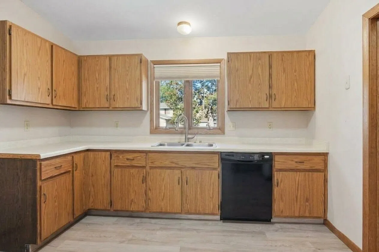 2 bed, 1.5 bath, $1,350 — Photo 3