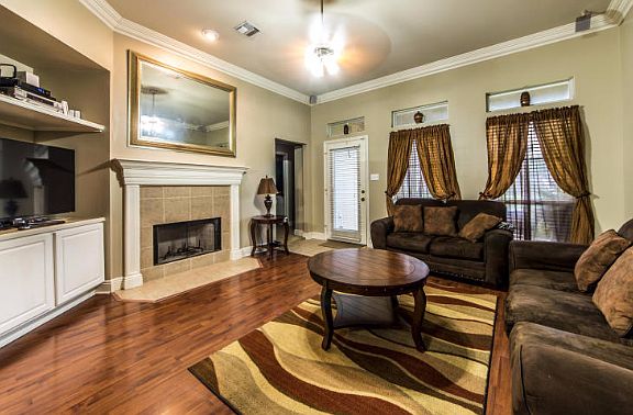3rd image of 202 Stags Leap Ln