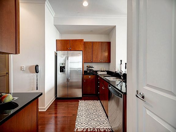 4th image of 1135 Shelby St APT 2808