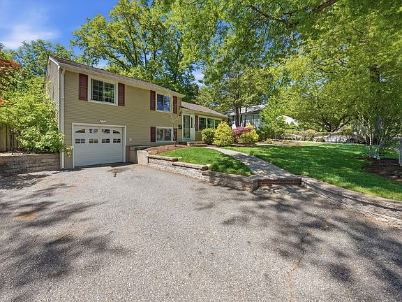 2nd image of 12 Willis Dr