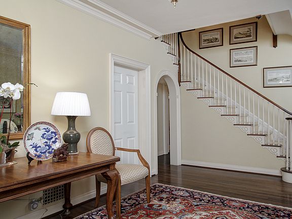4th image of 245 Country Club Dr