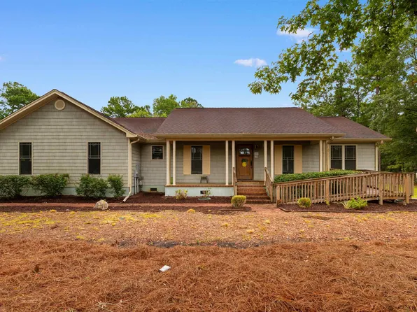 301 Deer Run Ave., Georgetown, SC 29440