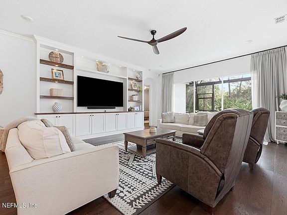 5th image of 383 MEDIO Drive