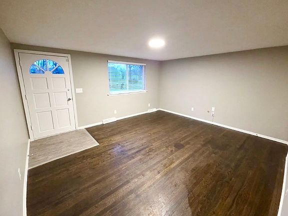3rd image of 5141 N Bellaire Ave #5141