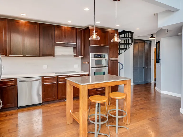602 W Fir St W #105 — Photo 8