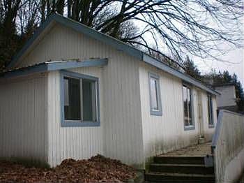 2nd image of 215 McLeod Ave