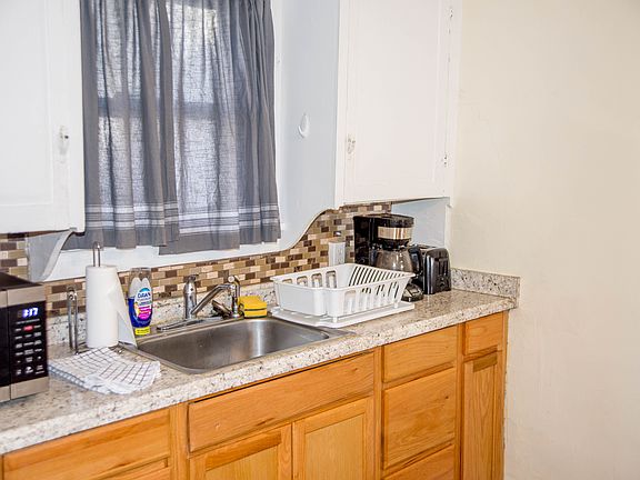 3rd image of 807 N 24th St