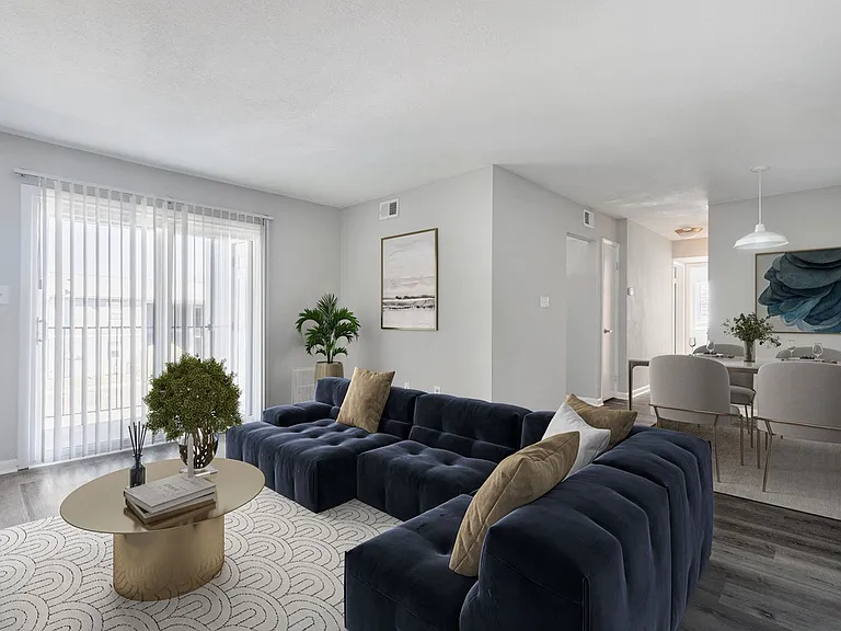 River Breeze Apartments — Photo 2