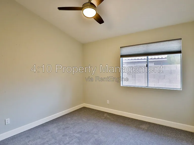 4230 E Woodland Dr — Photo 15