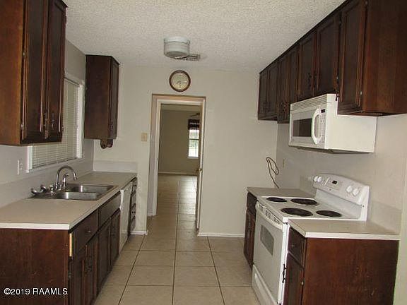 3rd image of 301 Toulouse Dr