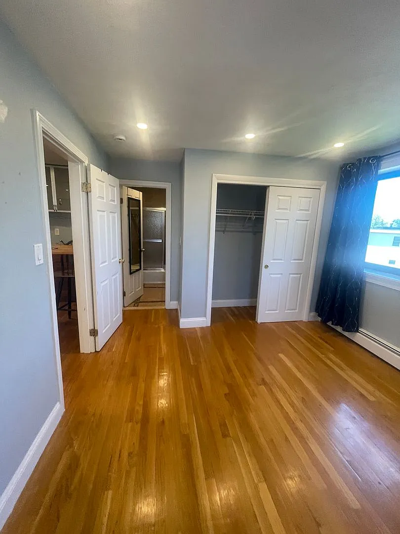 Modern 1 bed HW Floors, Granite stainless Kitchen Supoer Sunny, AC Dishwasher Great Value! 7/1 or... — Photo 3