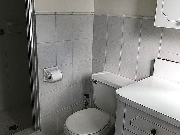 4th image of 165 W 91st St #3E