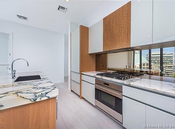 2nd image of 2831 S Bayshore Dr Ph 5