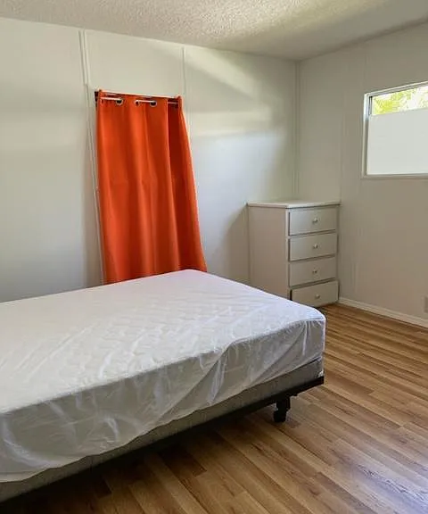 1812 Seagrape St NE — Photo 4