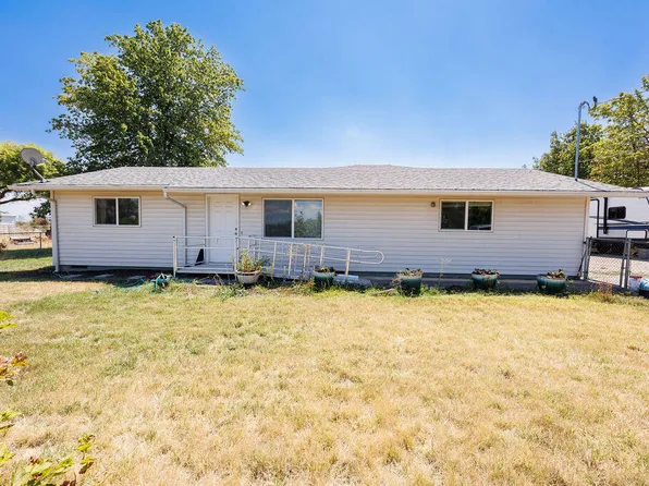 2941 Sylvia Rd, Central Point, OR 97502