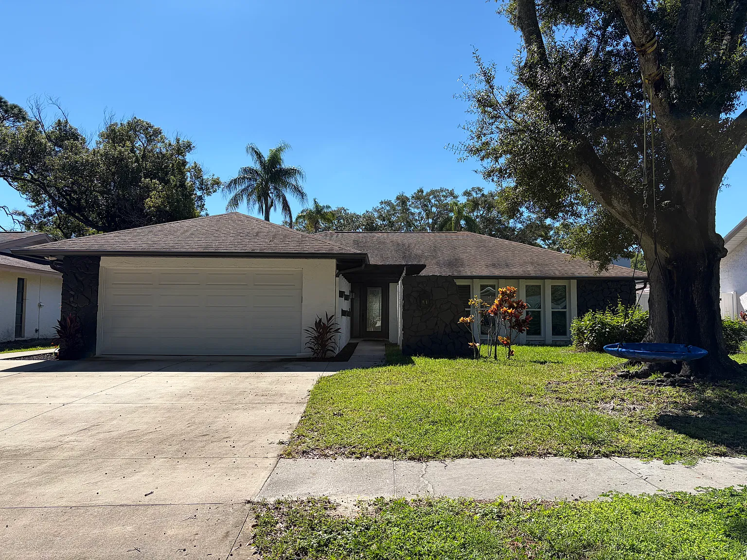 3 bed, 2114 sqft, $3,200 — Photo 1