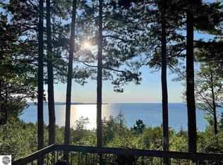 2 Vantage Pointe Gln, Glen Arbor, MI 49636