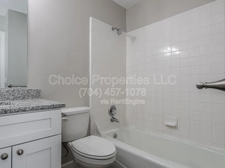 406 W 9th St #301 — Photo 9