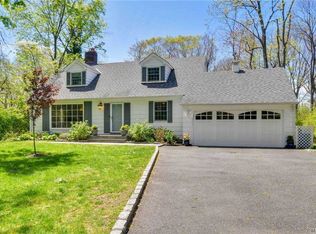 11 Carpenter Pl, Sea Cliff, NY 11579
