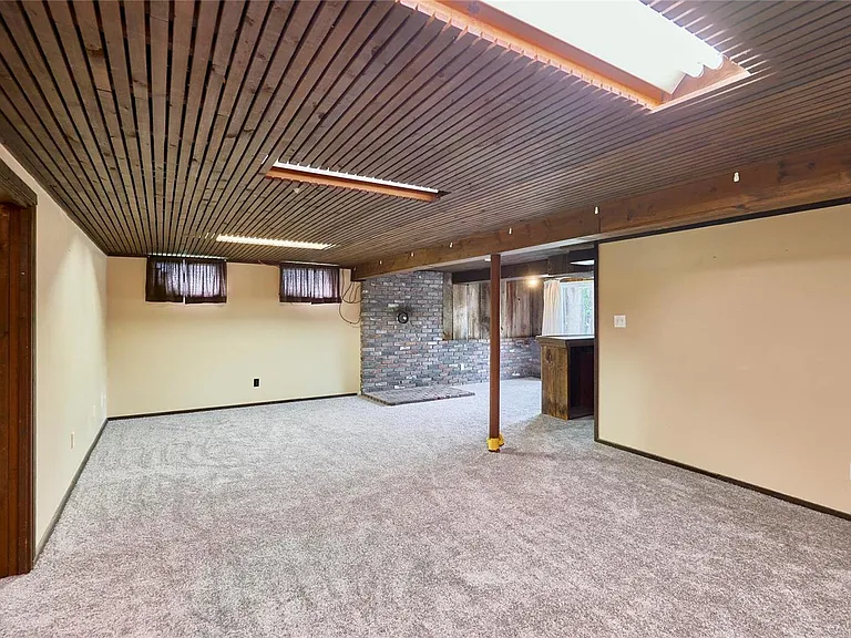 389 Messina Dr — Photo 13