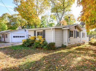 39 Pine Cliff Rd, Weymouth, MA 02189