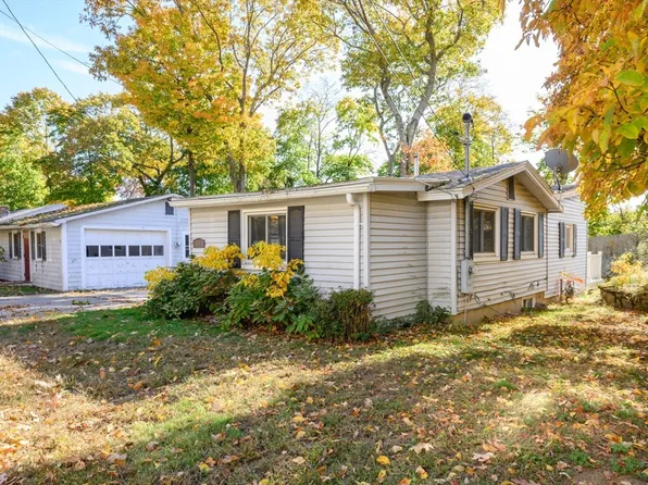 39 Pine Cliff Rd, Weymouth, MA 02189