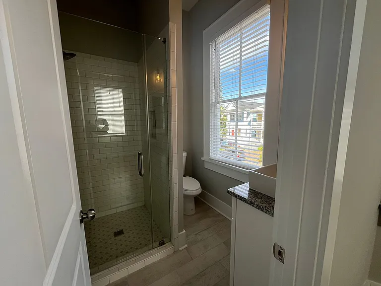 213 W 39th St #B — Photo 11