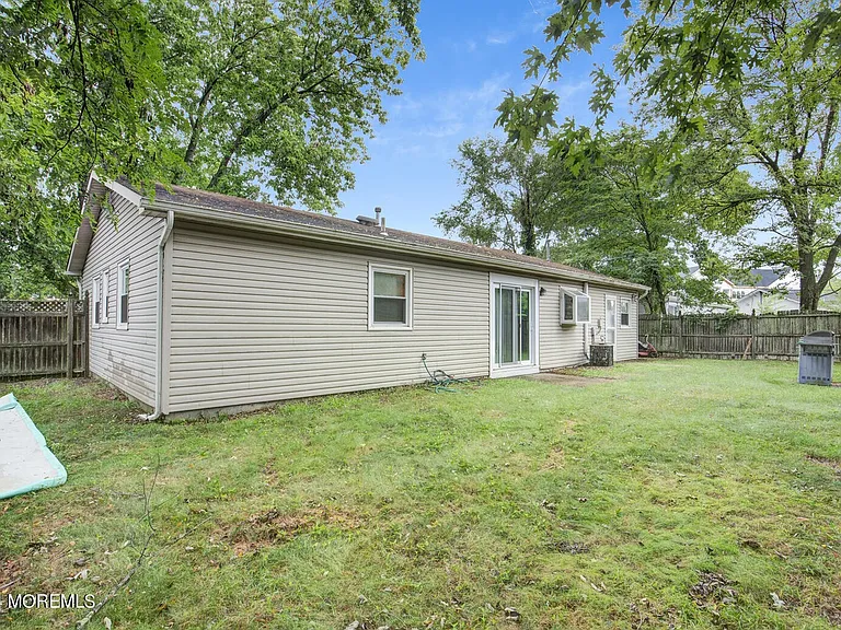 406 Chamberlain St — Photo 10