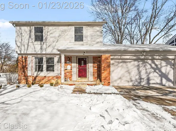 41878 Ravenwood St, Canton, MI 48187