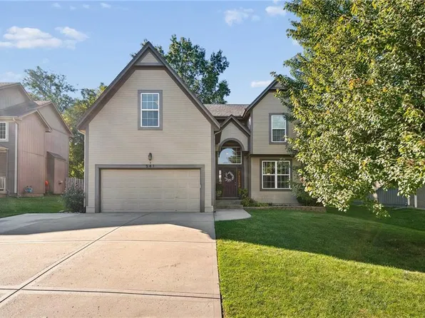 541 E Mockingbird St, Gardner, KS 66030