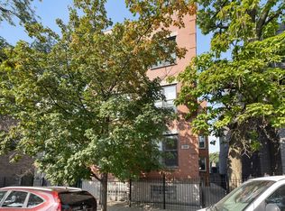 1636 N Rockwell St APT 301, Chicago, IL 60647