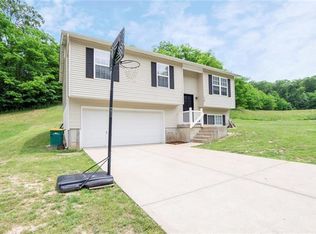 1748 Cherry Blossom Ct, Pevely, MO 63070