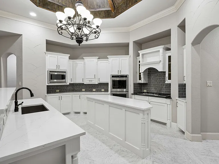 2101 Miracle Point Dr — Photo 10