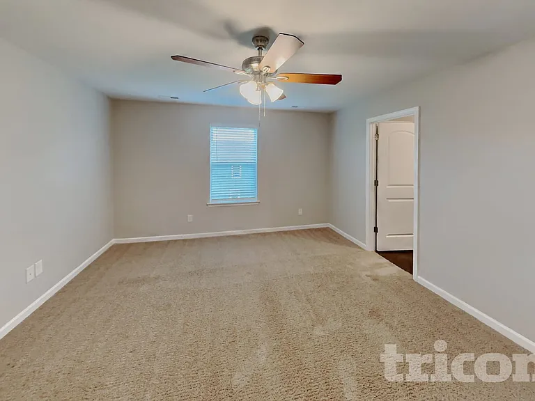 215 Kirkside Dr — Photo 7