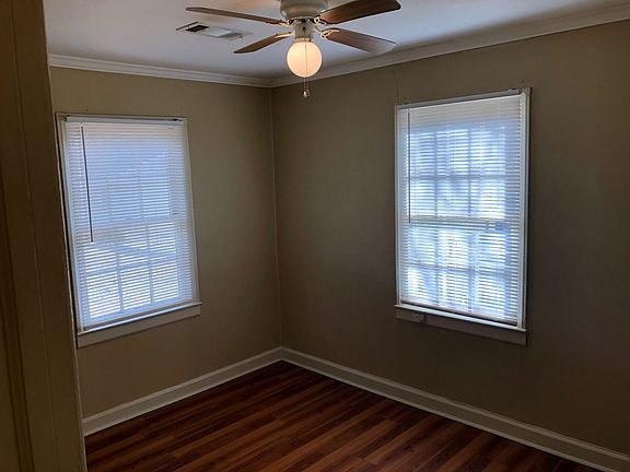 4th image of 3713 Woodland Dr #B