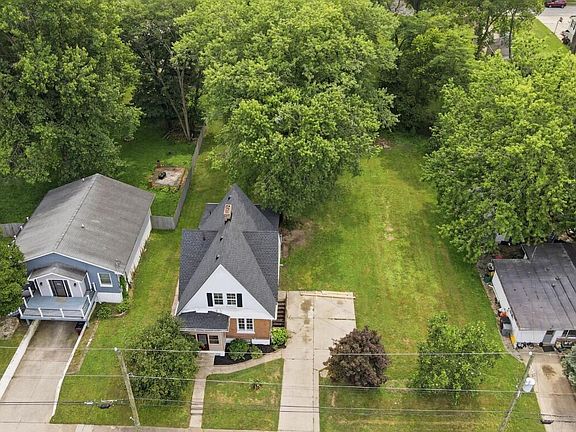 5th image of 206 W 2nd St