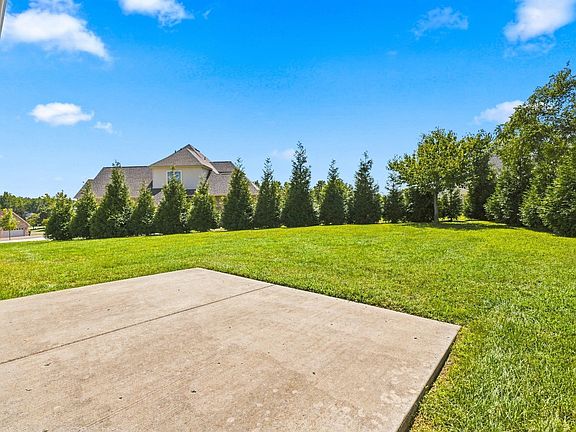 5th image of 312 Cayce Dr