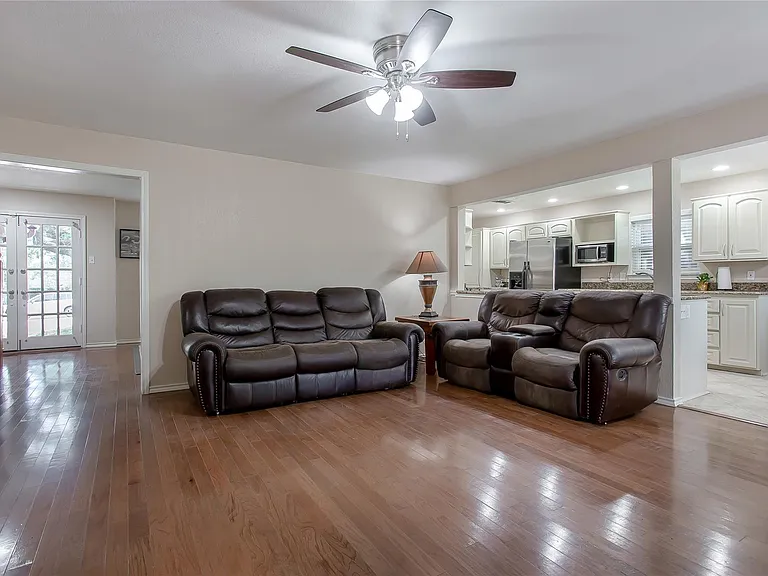 1428 Dumont Dr — Photo 14