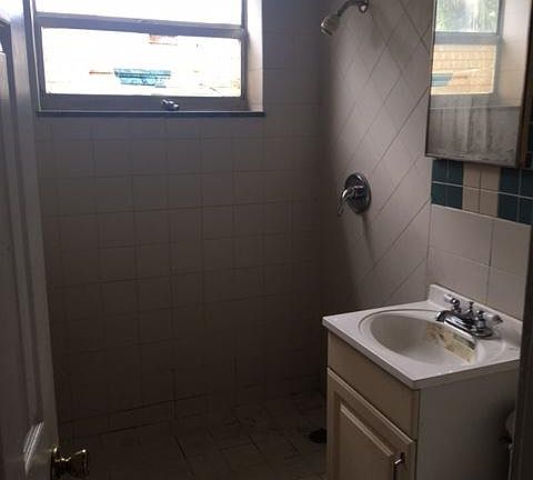 3rd image of 2522 McKinley St