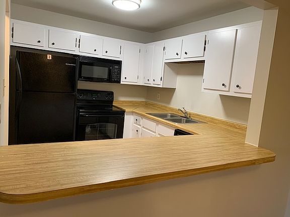 4th image of 803 Garden Cir APT 5A