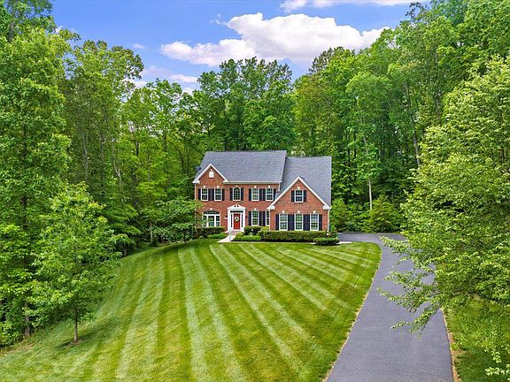 4th image of 186 Genevieve Ct