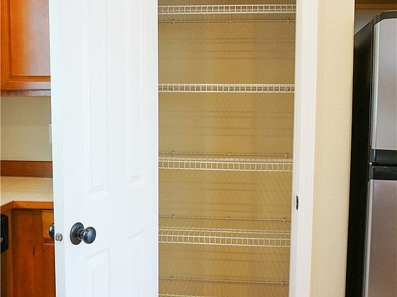 5th image of 2518 Chateau Dr