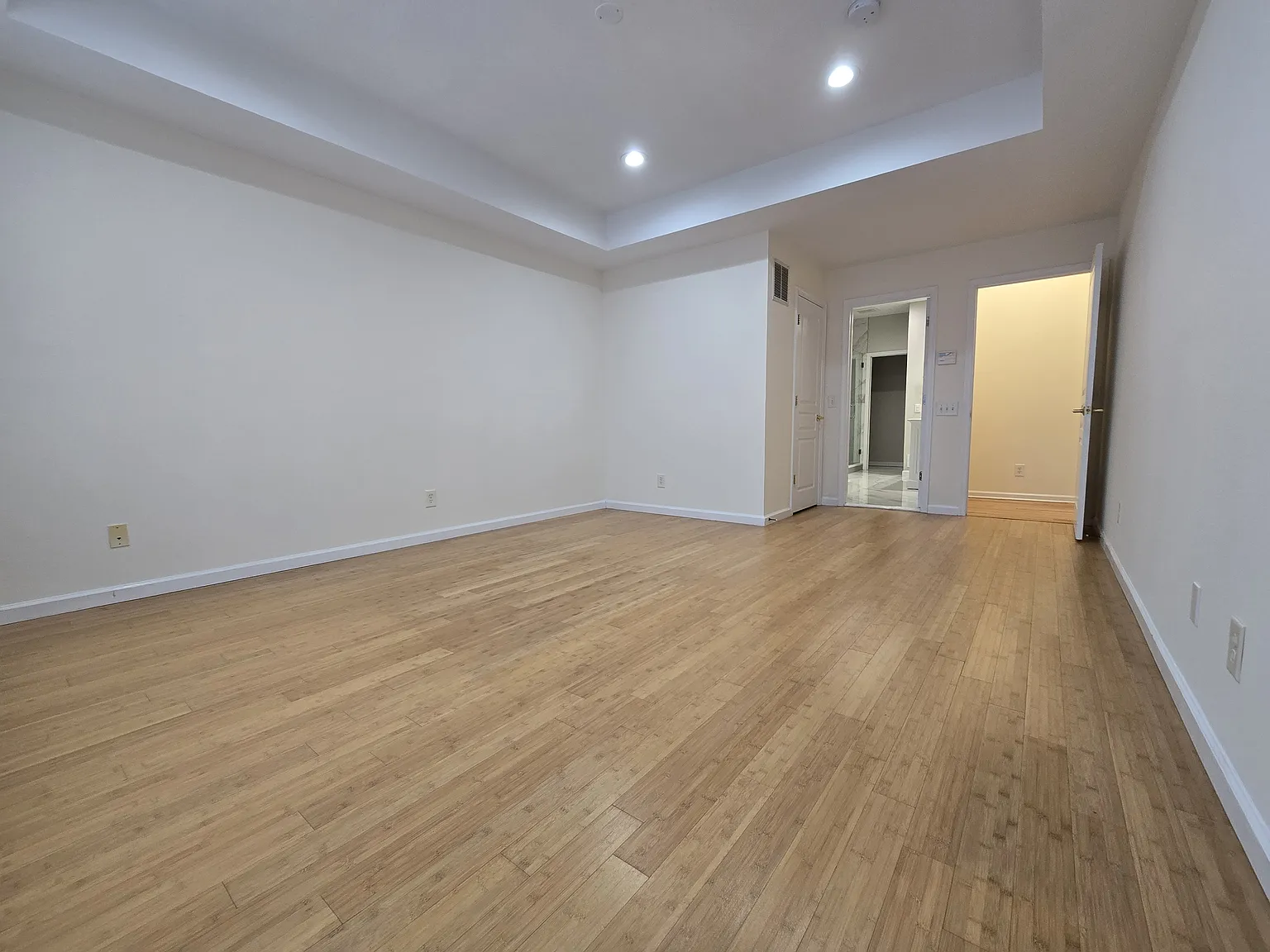 3 bed, 3.5 bath, $5,800 — Photo 4