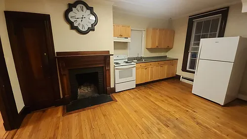 62 Spring St Photo 1