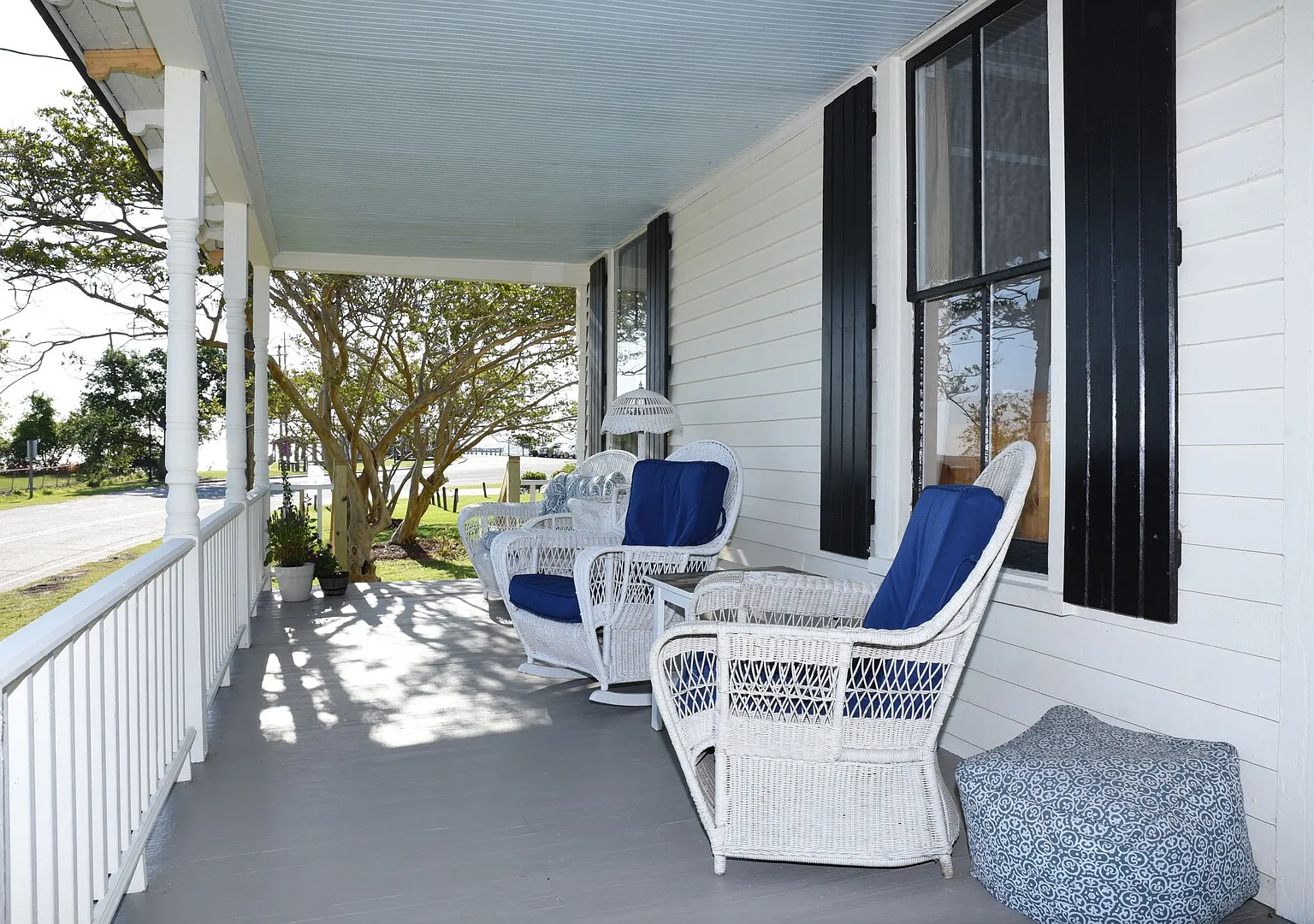 Sound Shore Cottage — Photo 4