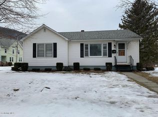 19 Newark St, Adams, MA 01220