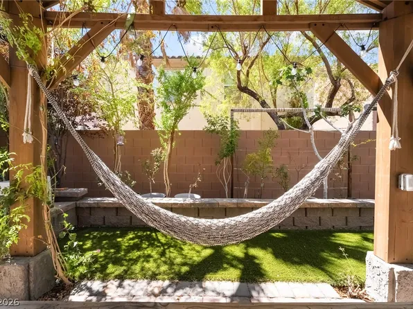 8169 Hafner St, Las Vegas, NV 89178