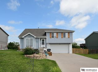 20070 Gateway Rd, Elkhorn, NE 68022