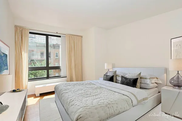 Sold by FirstService Realty (legacy) | media 22