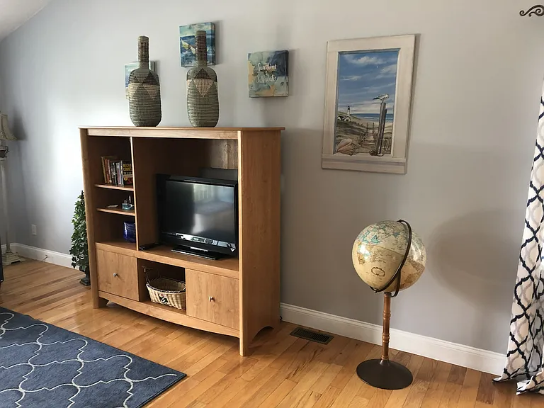 29 Stratford Ave — Photo 4